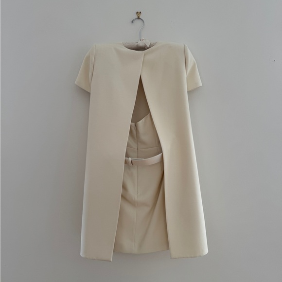 Alexander McQueen Cream Cape Dress - Picture 2 of 8